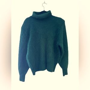 Venesha Fuzzy Green Pullover Sweater 80% Angora Small